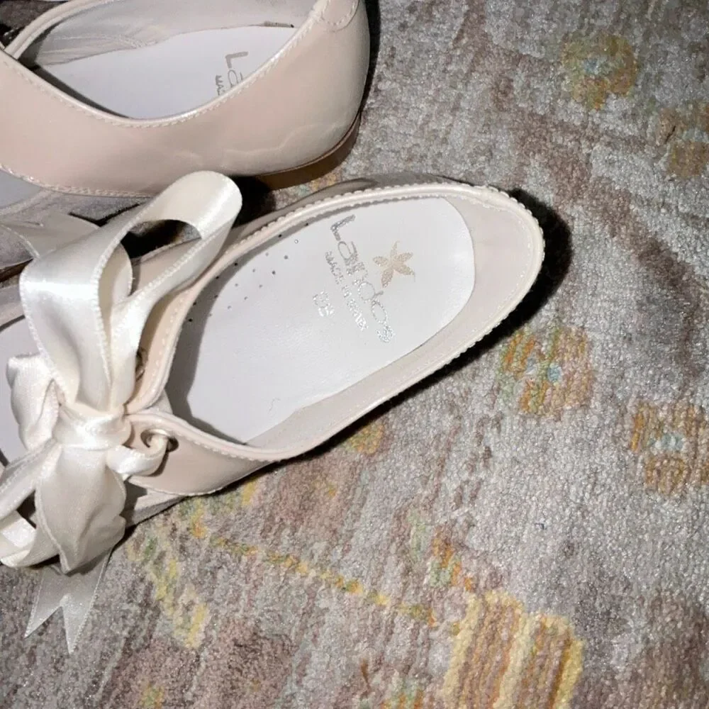 Landos Spanish Mary Jane ribbon closure sz 28